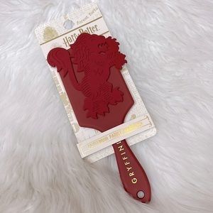 Harry Potter Paddle Hairbrush - Hogwarts Gryffindor